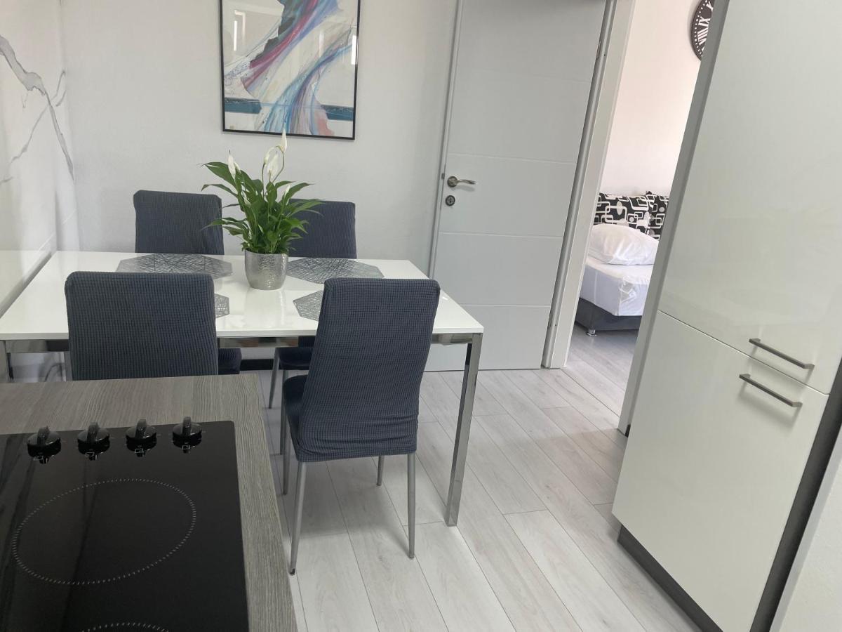Apartments Villa Jelena Водице Екстериор снимка